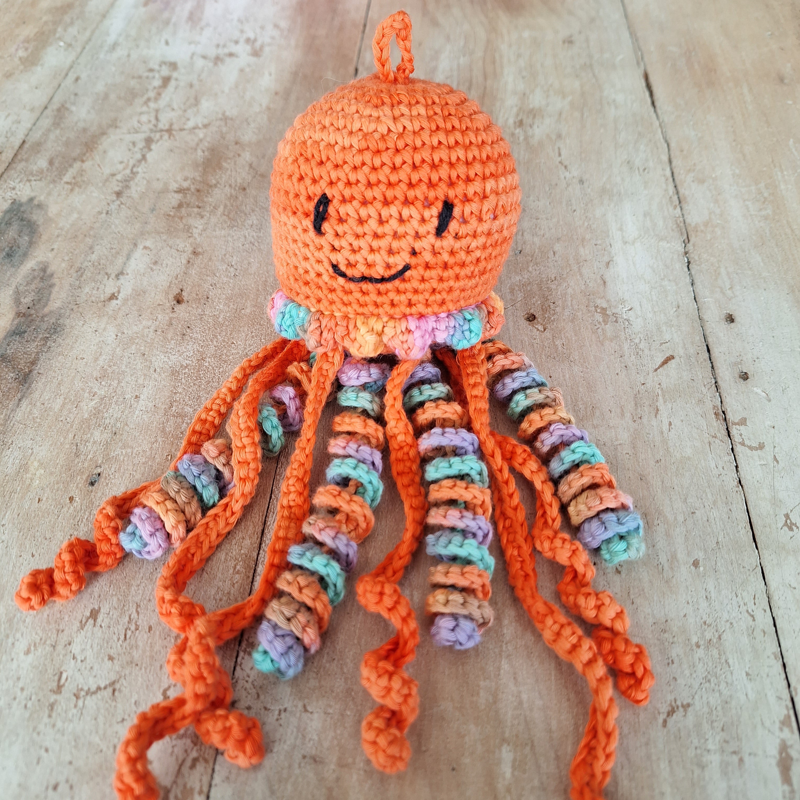 Medusa de apego naranja