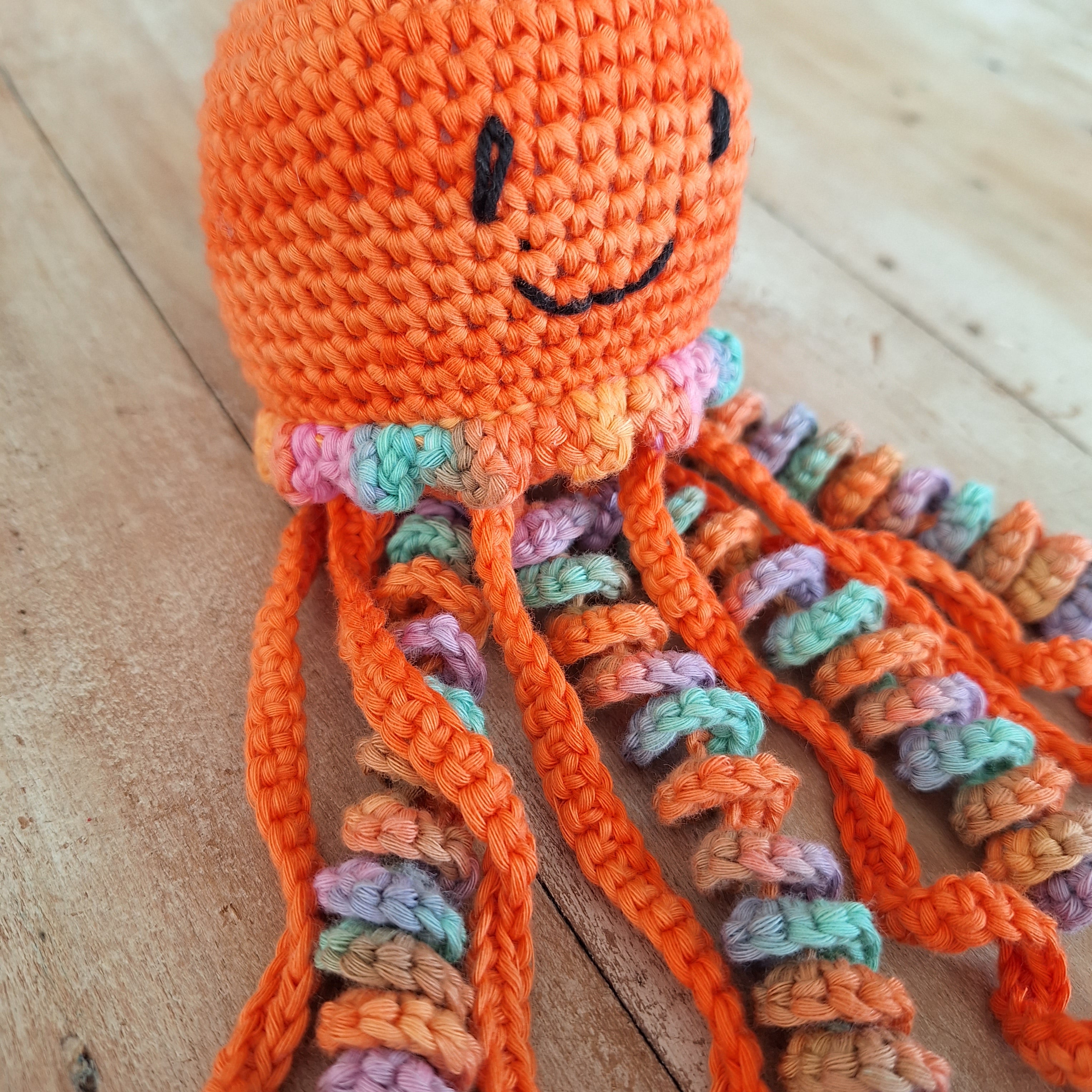 Medusa de apego naranja