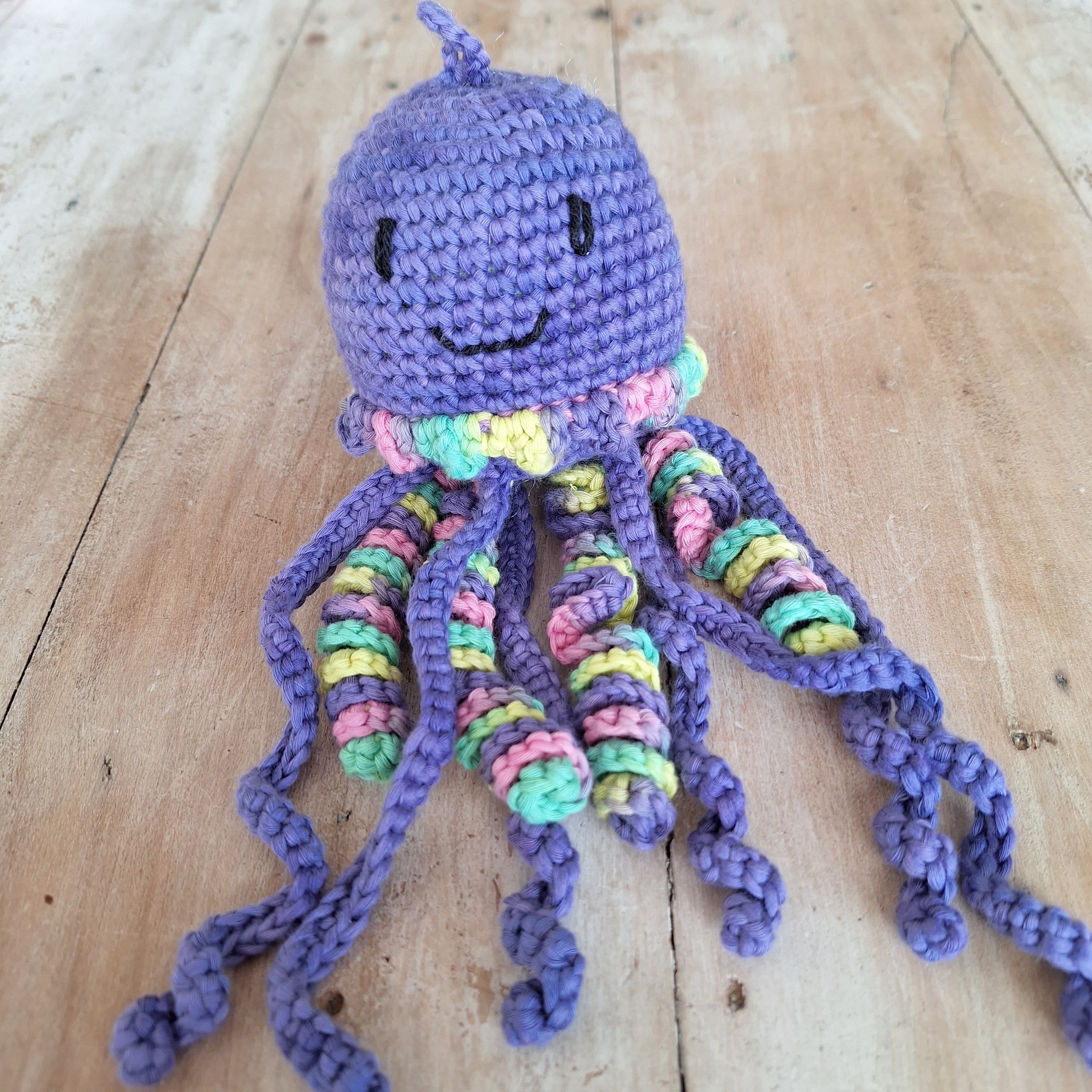 Medusa de apego morada